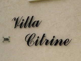 villa house signs